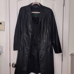 COPY - GENUINE LEATHER Danier Great condition size6 black with buttons and pock…